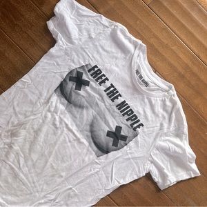 FREE THE NIPPLE • medium • tshirt